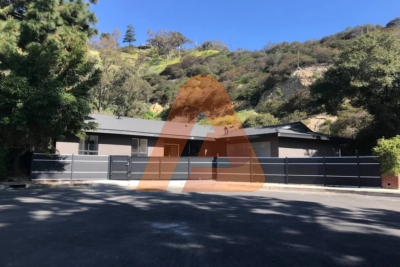 The Best Ways To Clean A Composite Fence – Tips & Tricks
