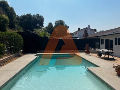 5 Reasons to Use an Aluminum Fence for Pool Enclosure